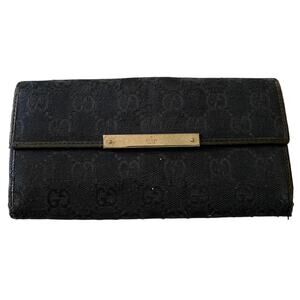 Gucci Black Authentic Monogram Canvas GG Snap Bifold Wallet